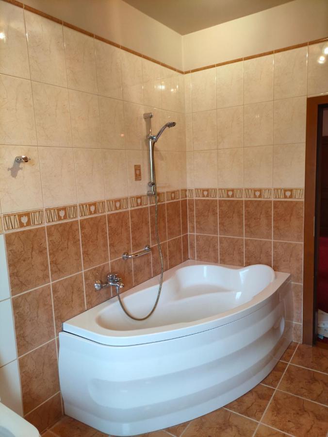 Bed and Breakfast Delfin Mielno  Esterno foto